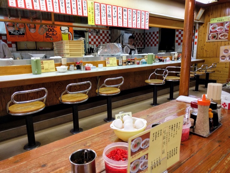 06カウンター席