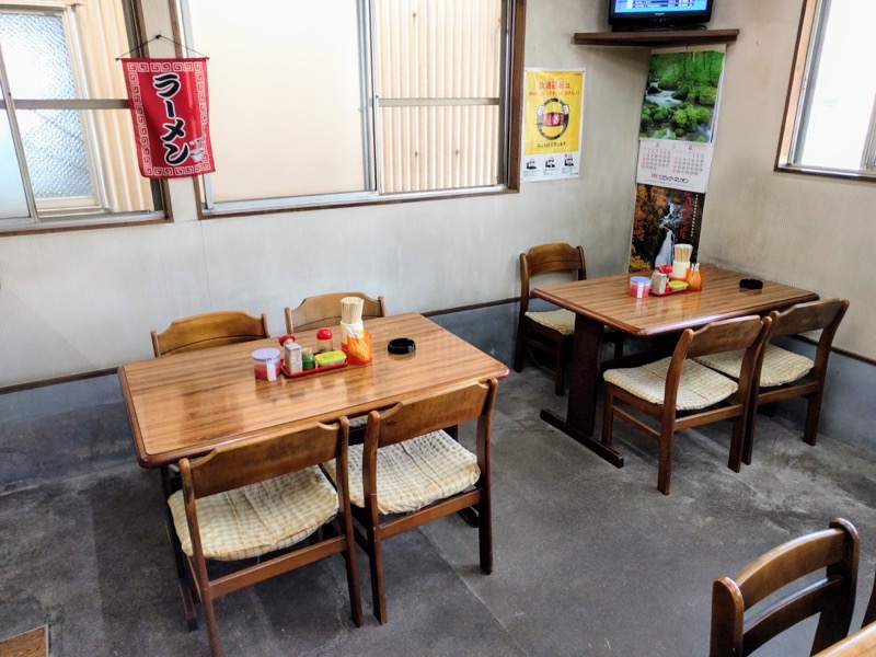 03テーブル席.jpg 03テーブル席