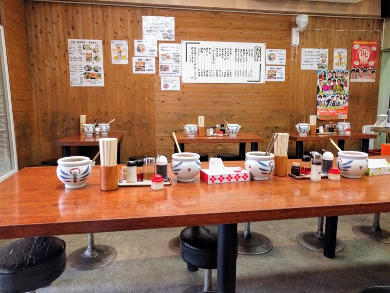 03テーブル席.jpg 03テーブル席