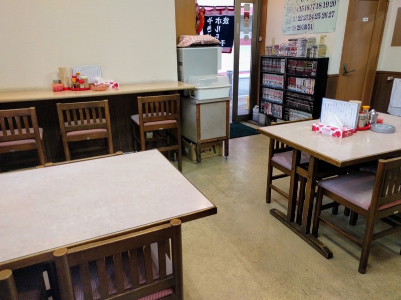 02テーブル席.jpg 02テーブル席