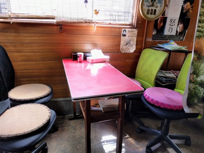 07テーブル席.jpg 07テーブル席