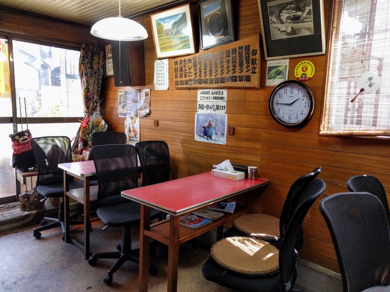 06テーブル席.jpg 06テーブル席