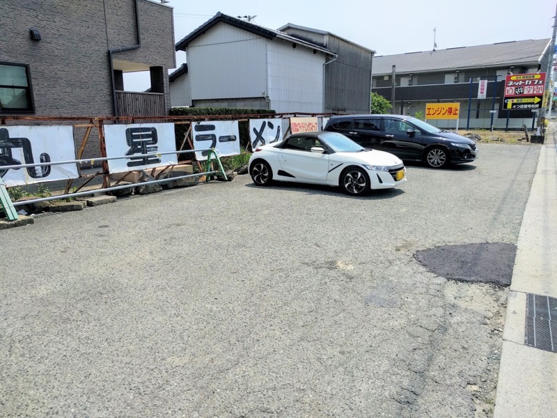 07駐車場.jpg 07駐車場