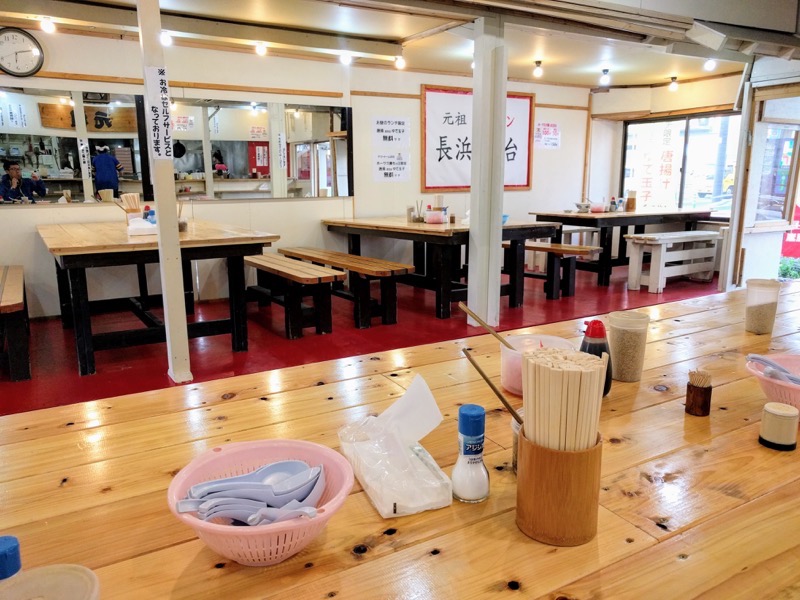 08テーブル席