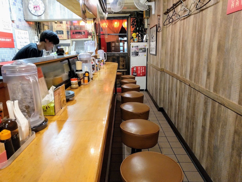 04カウンター席