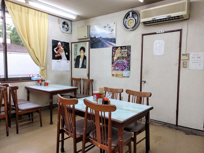 05テーブル席.jpg 05テーブル席