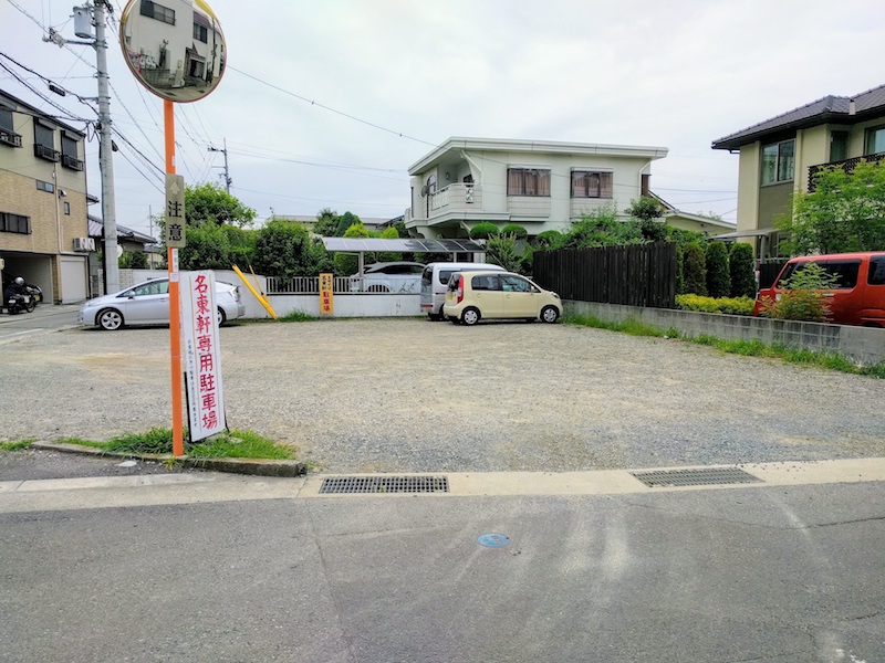 02駐車場.jpg 02駐車場