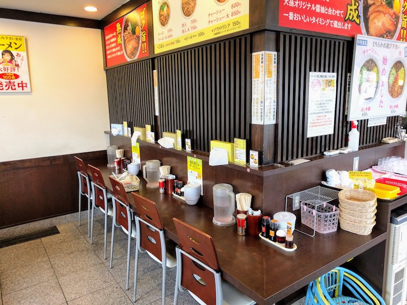 06カウンター席