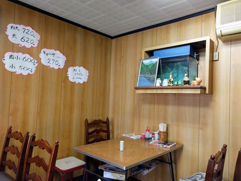 03テーブル席.jpg 03テーブル席