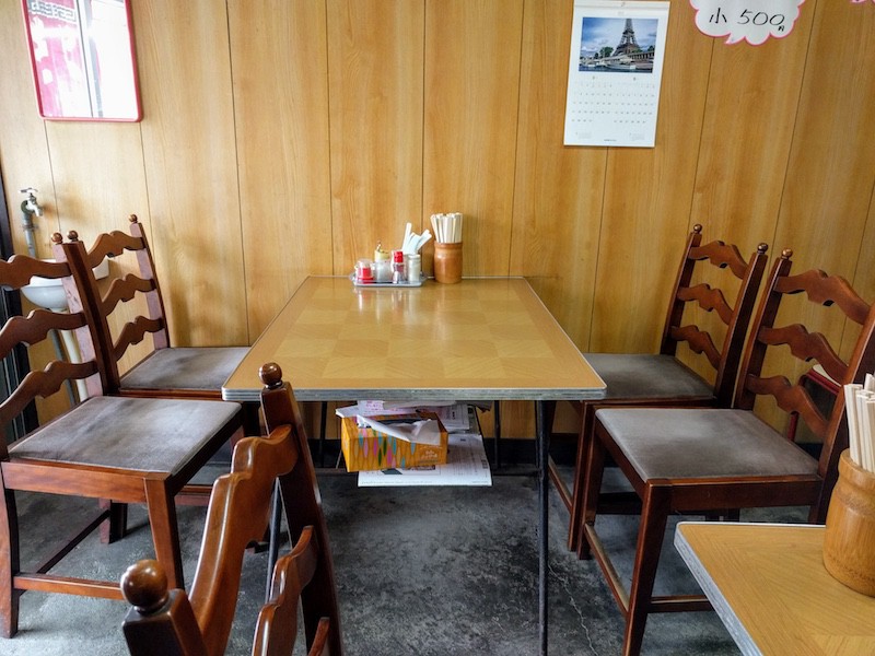 02テーブル席.jpg 02テーブル席