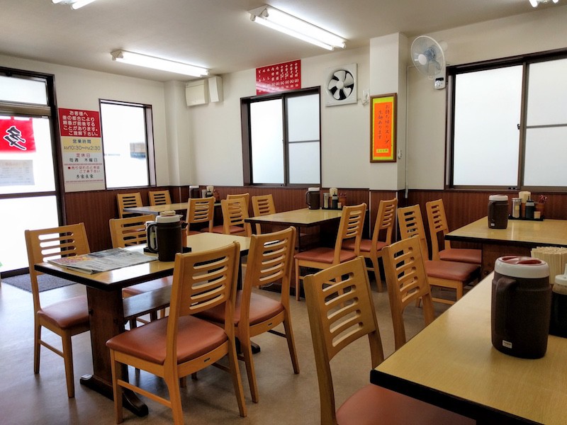 06テーブル席.jpg 06テーブル席