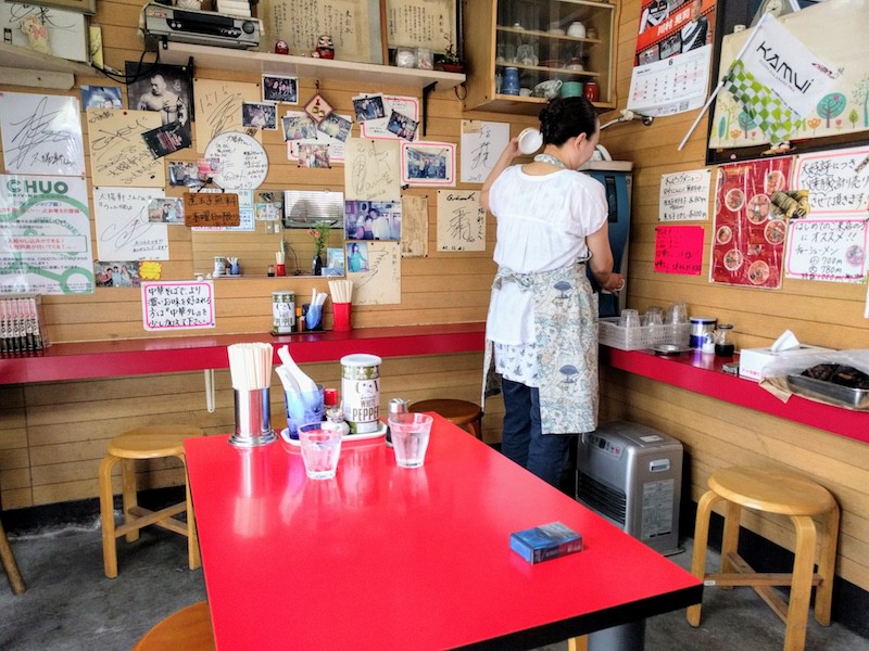 06テーブル席.jpg 06テーブル席