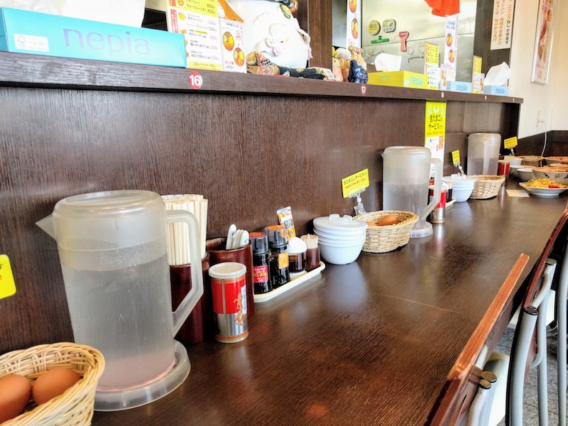 05カウンター席