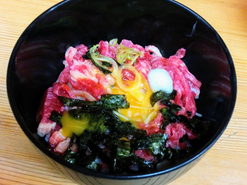 18ミニユッケ丼.jpg 18ミニユッケ丼