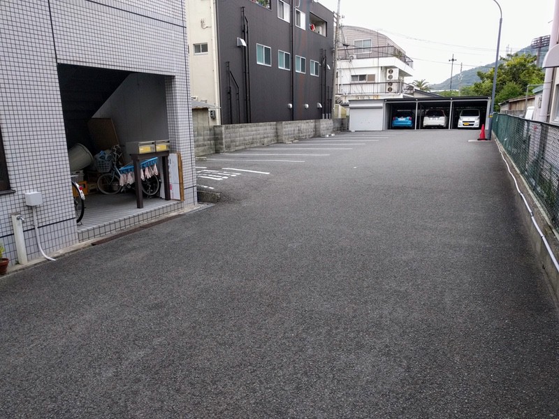 03駐車場.jpg 03駐車場