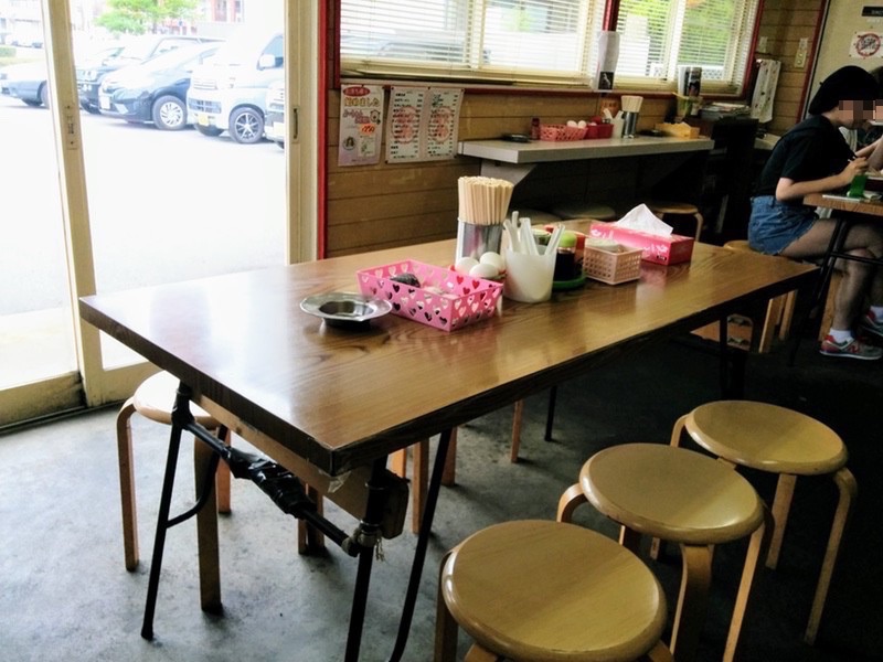 03テーブル席.jpg 03テーブル席