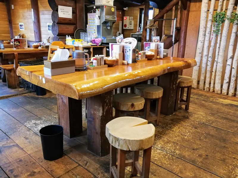 03テーブル席.jpg 03テーブル席