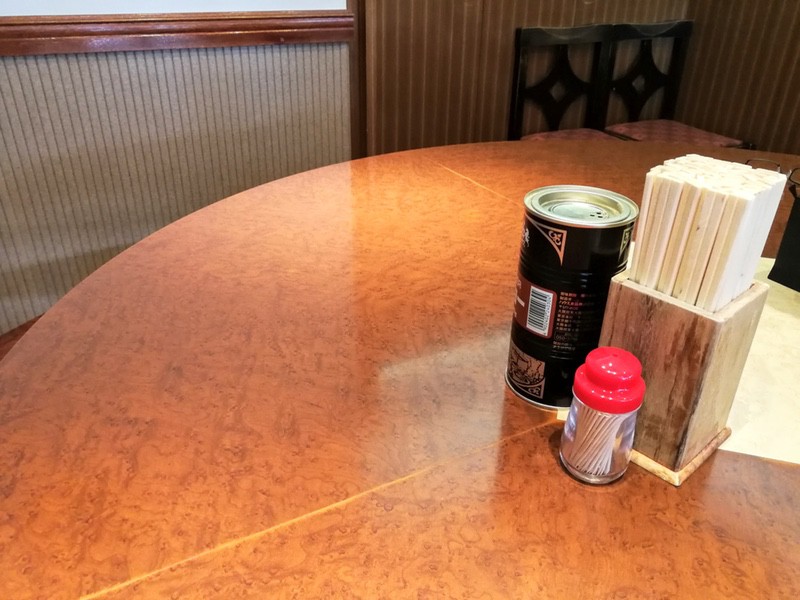 09丸テーブル席