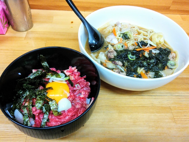 11熊本屋ラーメンとミニユッケ丼.jpg 11熊本屋ラーメンとミニユッケ丼