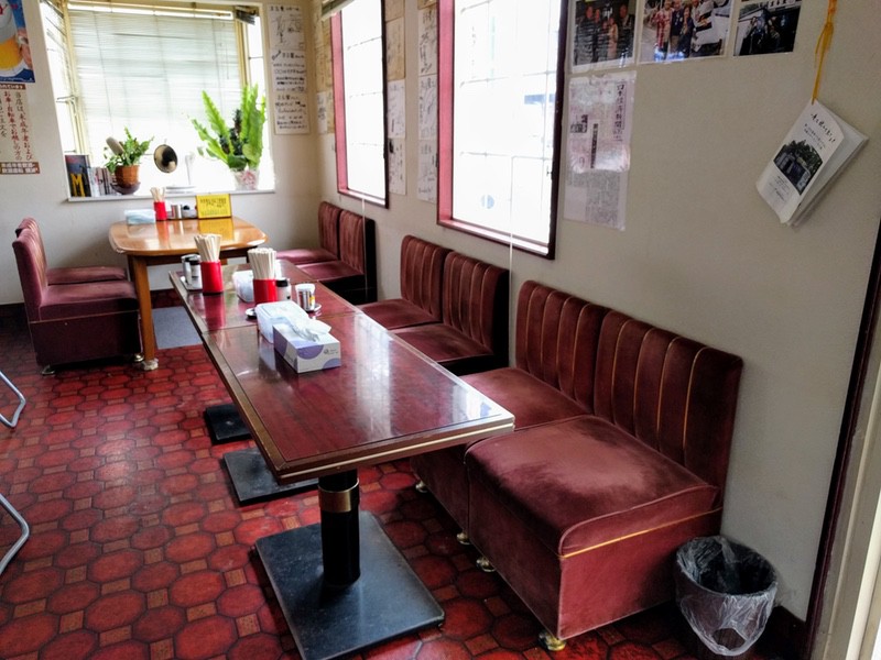 06テーブル席.jpg 06テーブル席