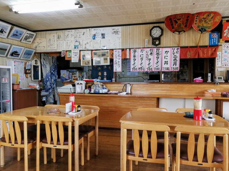 02テーブル席.jpg 02テーブル席