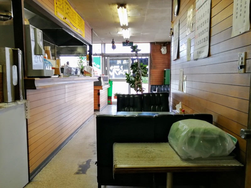 04テーブル席.jpg 04テーブル席