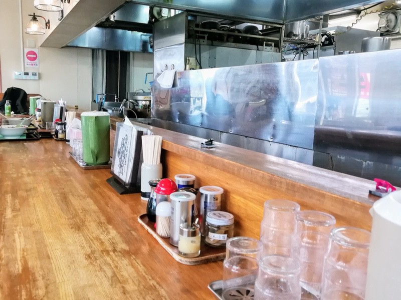 09カウンター席.jpg 09カウンター席