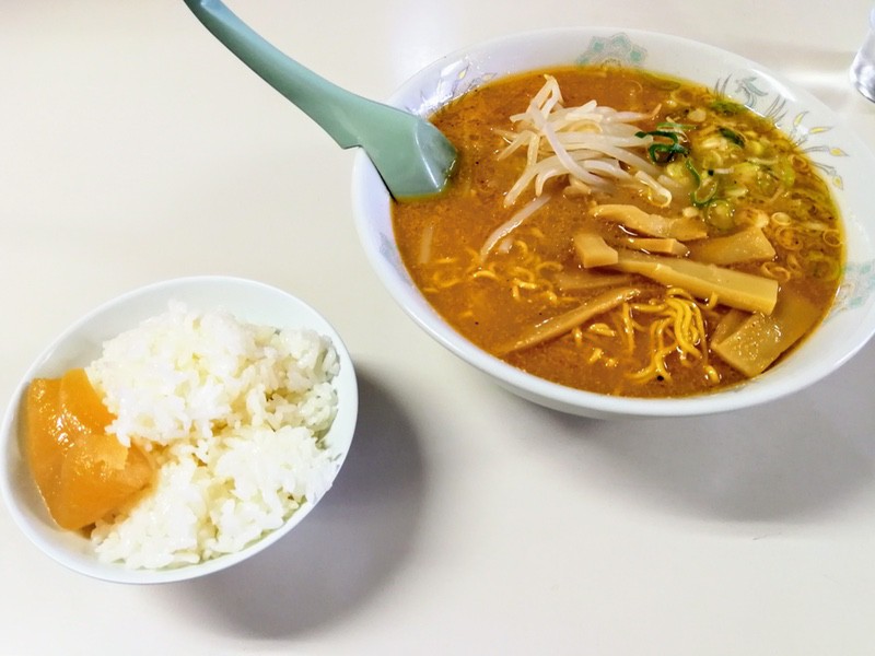 11みそラーメンとご飯.jpg 11みそラーメンとご飯