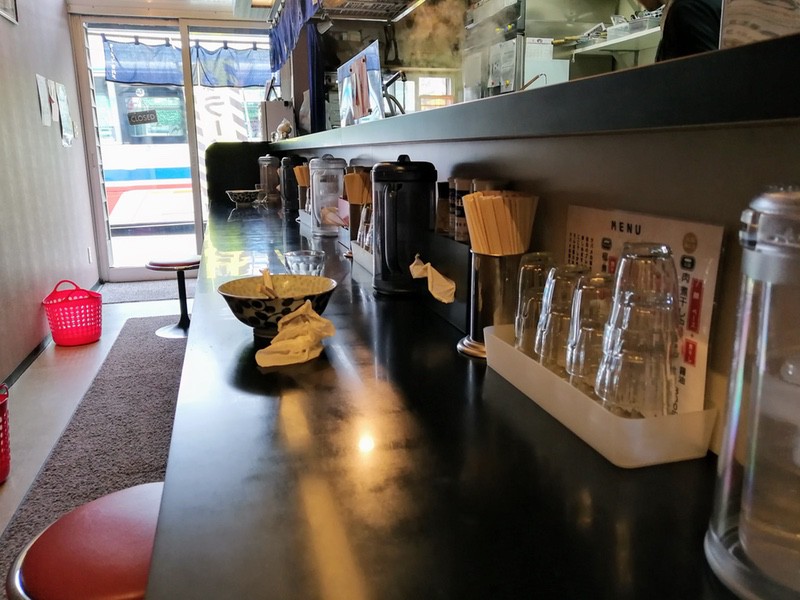 04カウンター席.jpg 04カウンター席