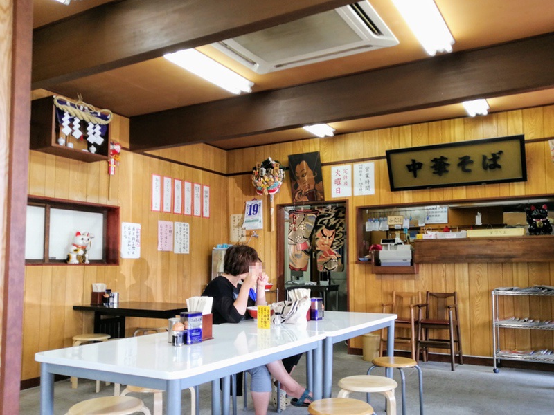 05テーブル席.jpg 05テーブル席