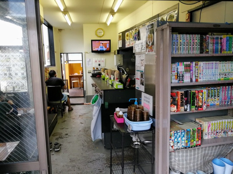 05テーブル席.jpg 05テーブル席