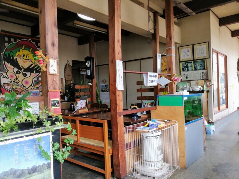 05テーブル席.jpg 05テーブル席