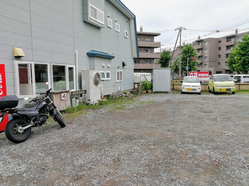 02駐車場.jpg 02駐車場