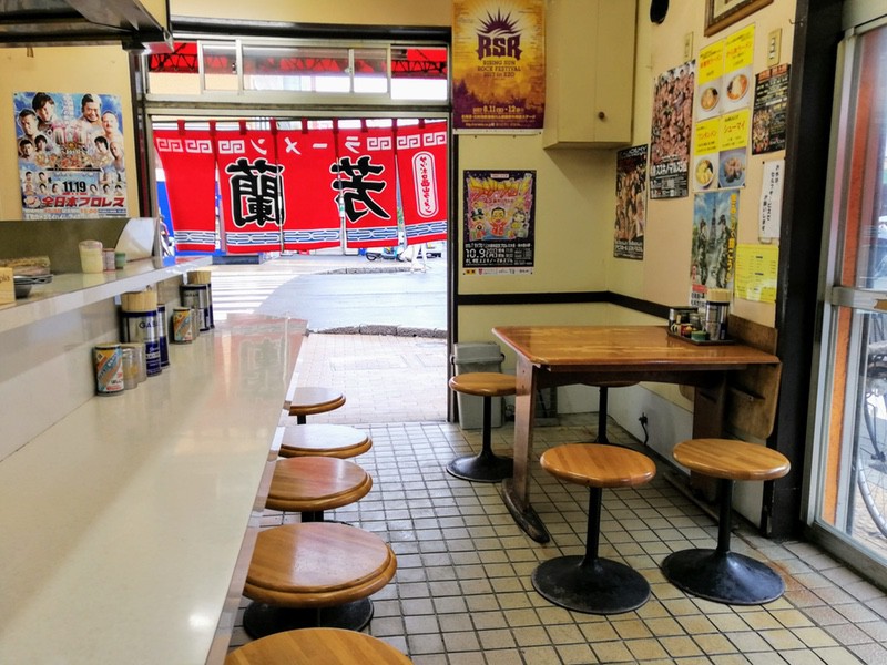 03テーブル席.jpg 03テーブル席