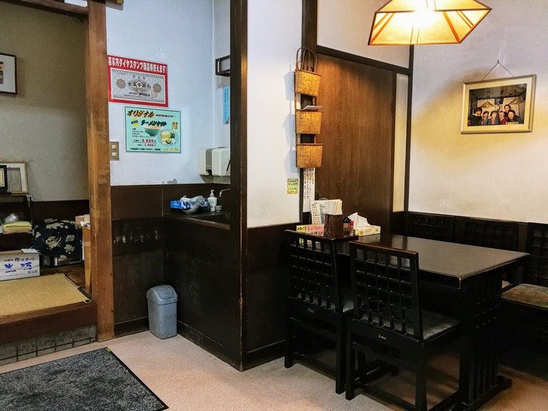 07テーブル席.jpg 07テーブル席