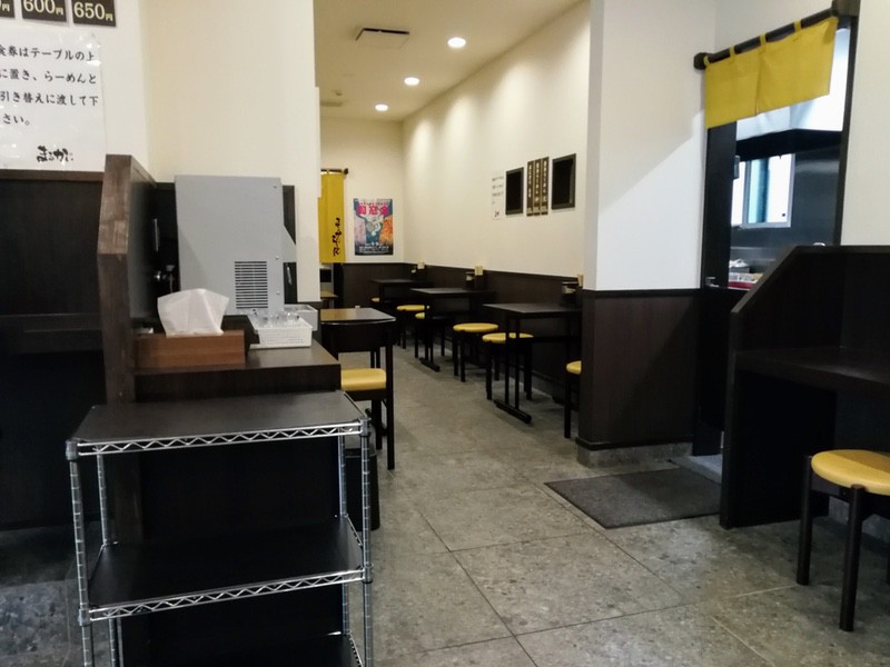 07テーブル席.jpg 07テーブル席