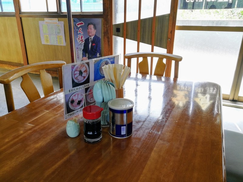 06テーブル席.jpg 06テーブル席