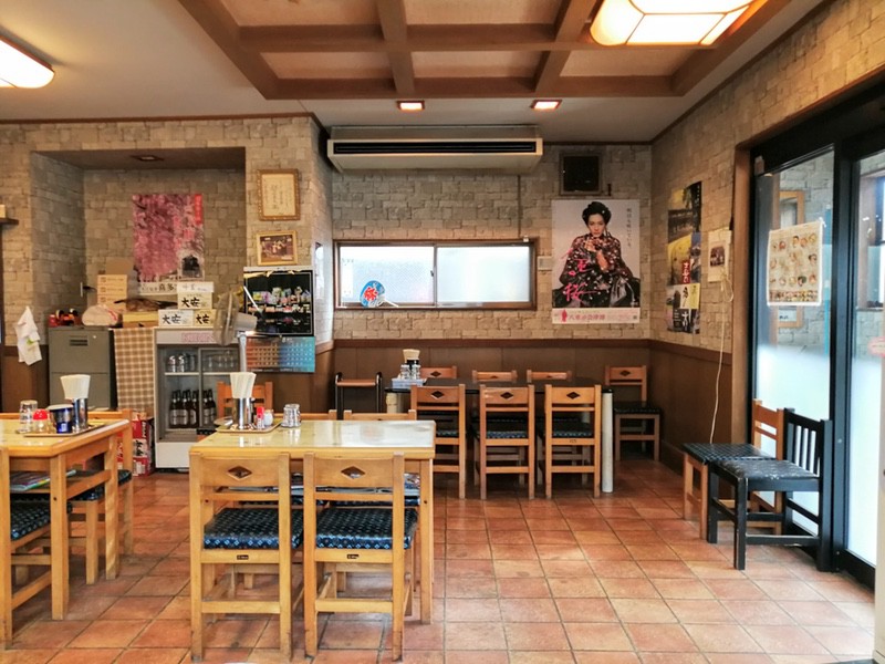 06テーブル席.jpg 06テーブル席