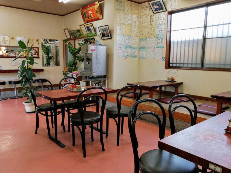 04テーブル席