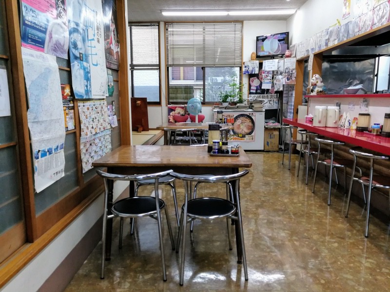 06テーブル席.jpg 06テーブル席