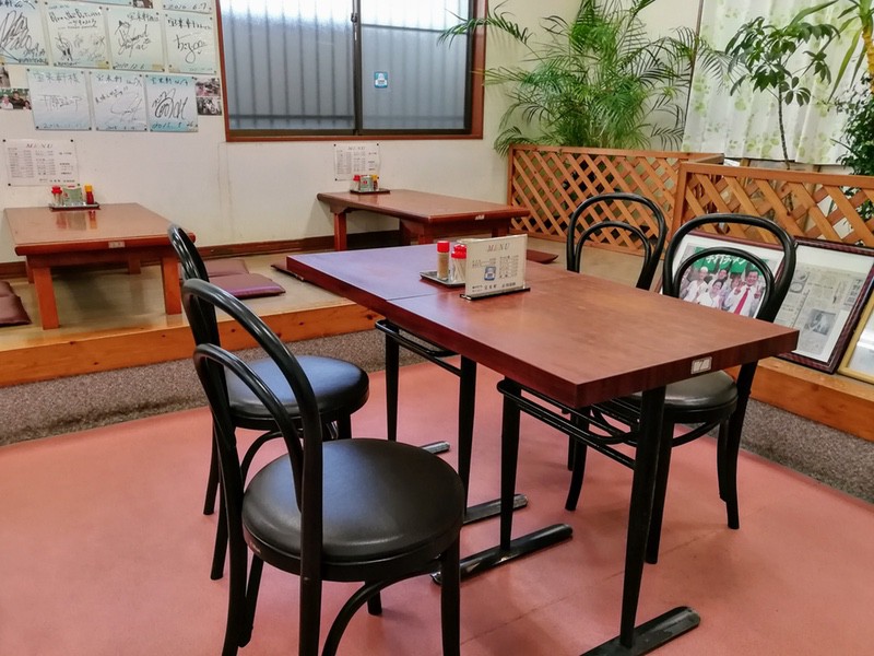 06テーブル席