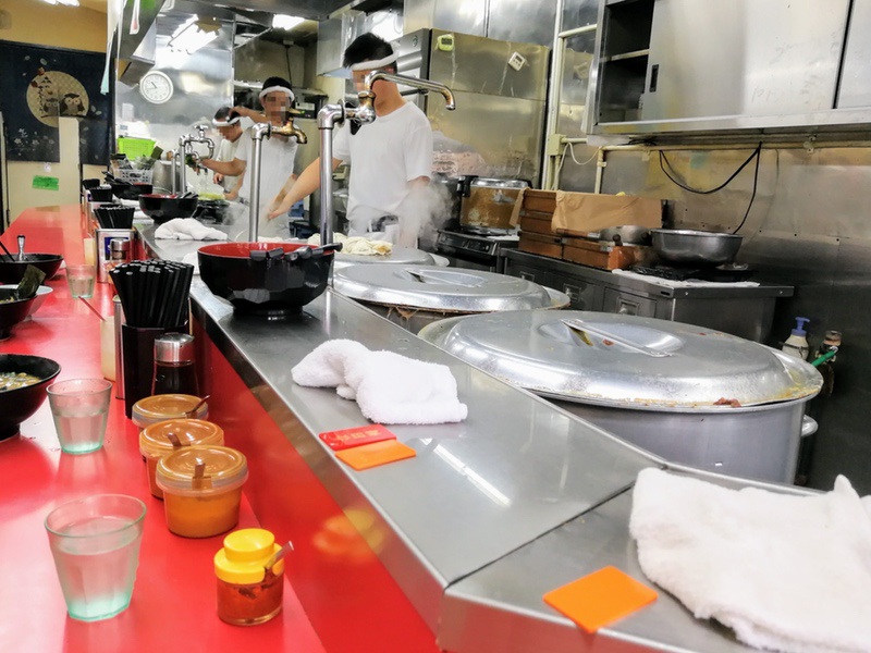 04カウンター席.jpg 04カウンター席