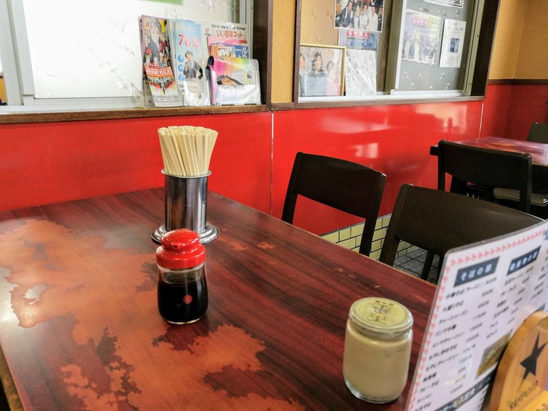 05テーブル席.jpg 05テーブル席