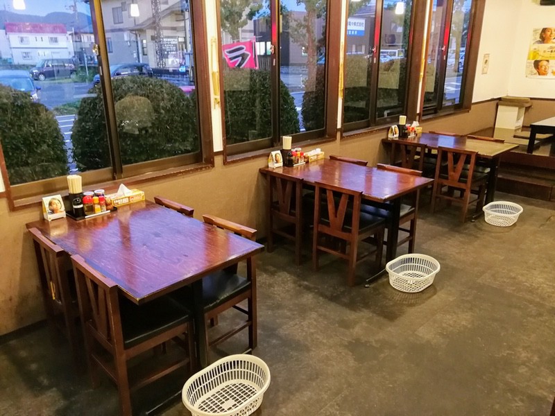 10テーブル席.jpg 10テーブル席