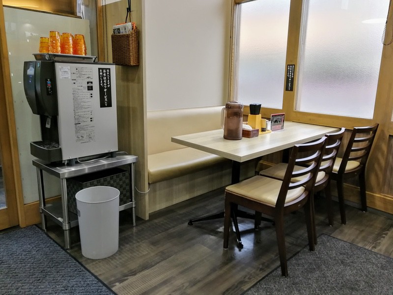 10テーブル席.jpg 10テーブル席