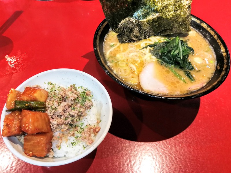 11ラーメンとチャーシューまぶし.jpg 11ラーメンとチャーシューまぶし