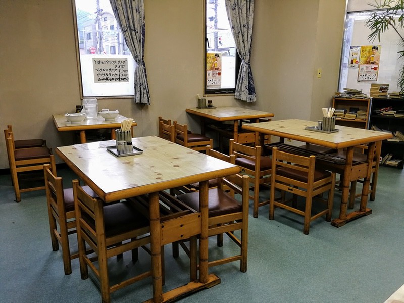 02テーブル席.jpg 02テーブル席