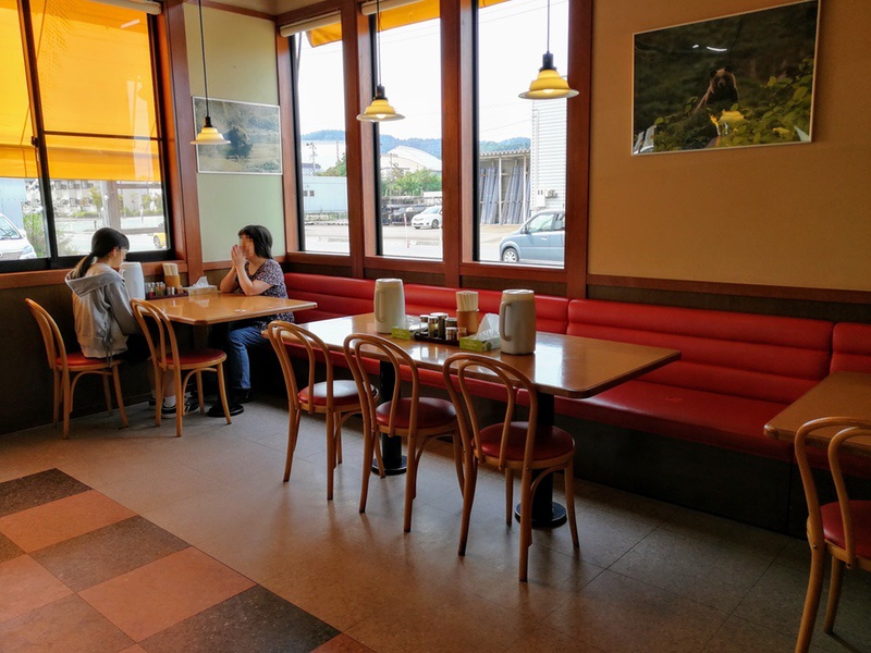 06テーブル席