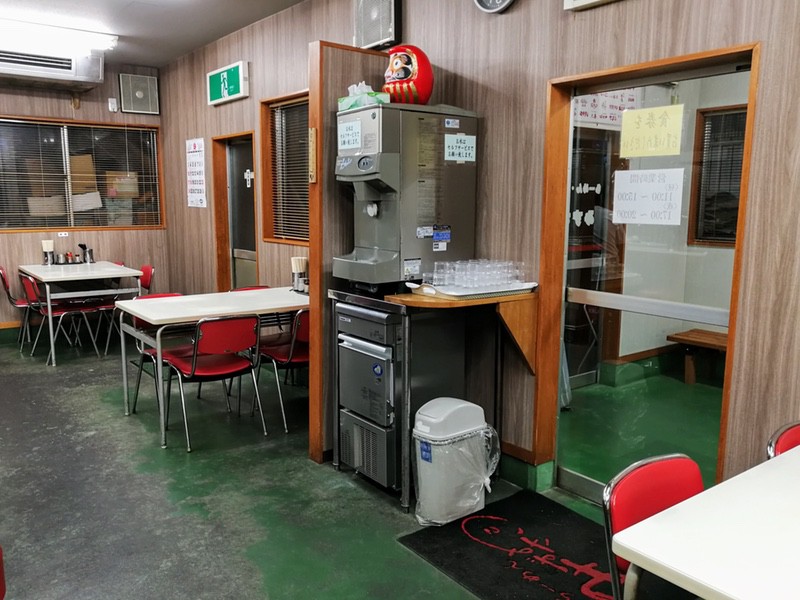 06テーブル席.jpg 06テーブル席