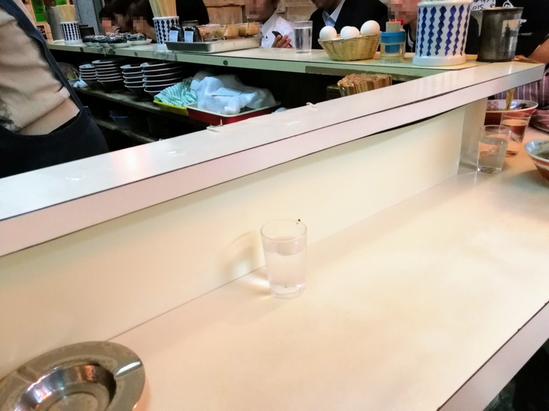 04カウンター席.jpg 04カウンター席